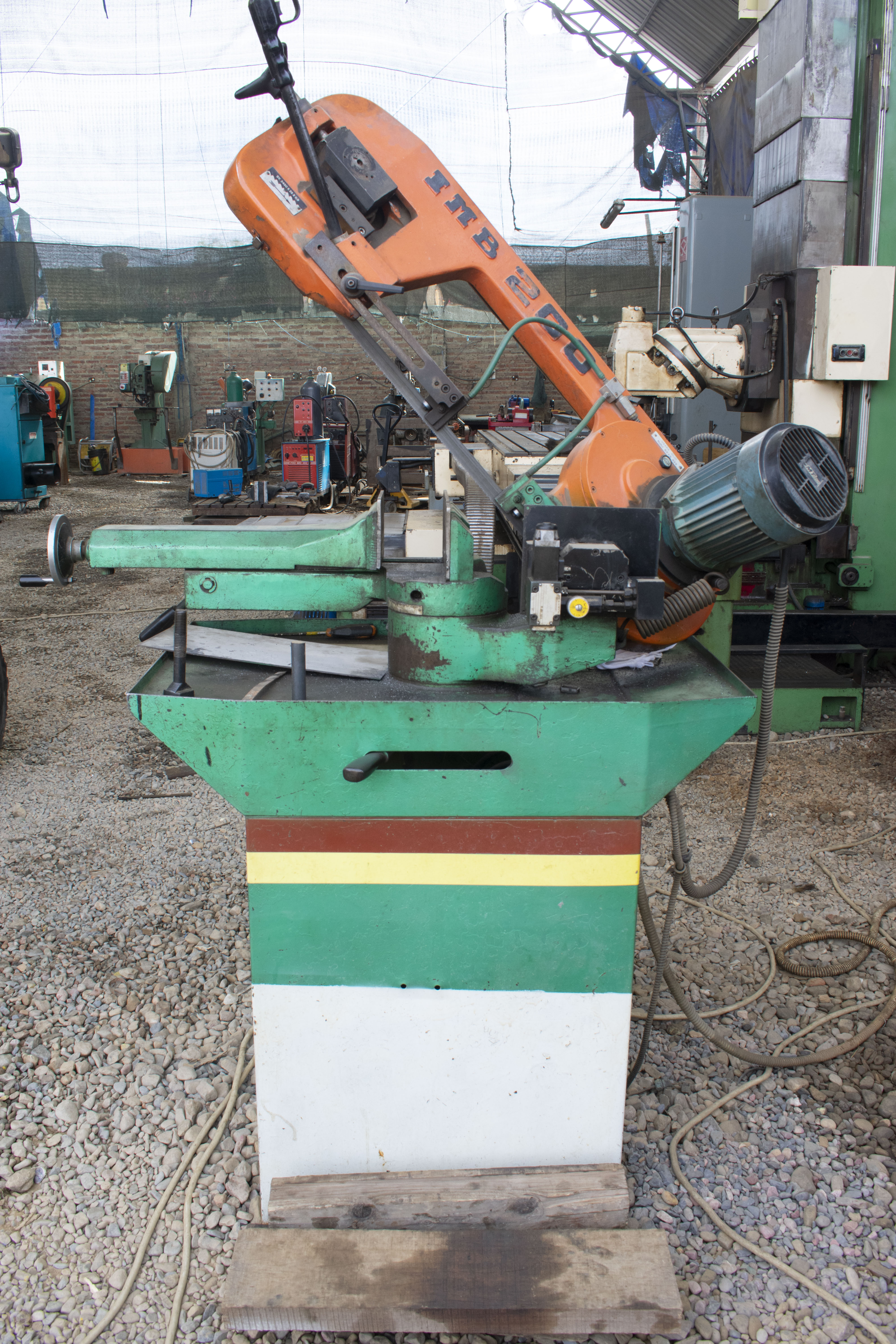 Sierra Cinta Horizontal Manual IMB-200 para Corte de Metales